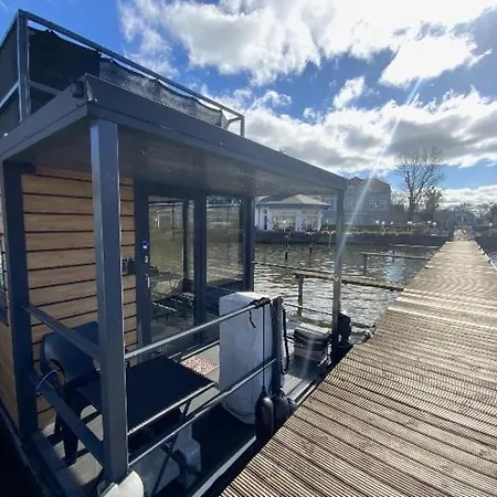Bådhotel Unique Water Tiny Hausboot Fuer 2 Personen Zehdenick