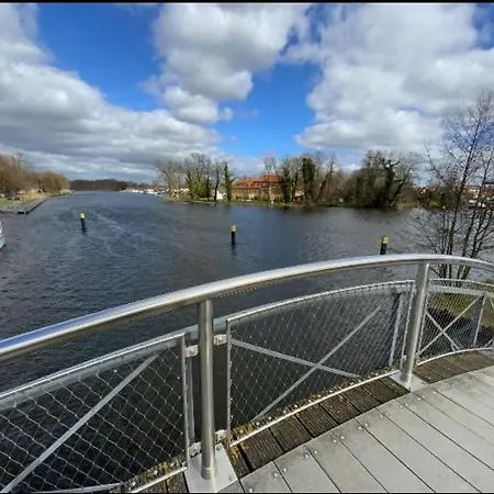 Bådhotel Unique Water Tiny Hausboot Fuer 2 Personen Zehdenick