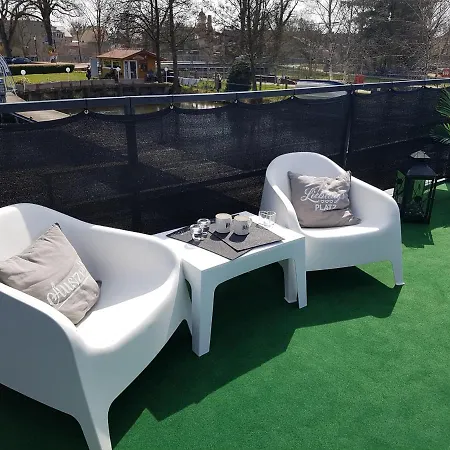 Unique Water Tiny Hausboot Fuer 2 Personen 보트호텔