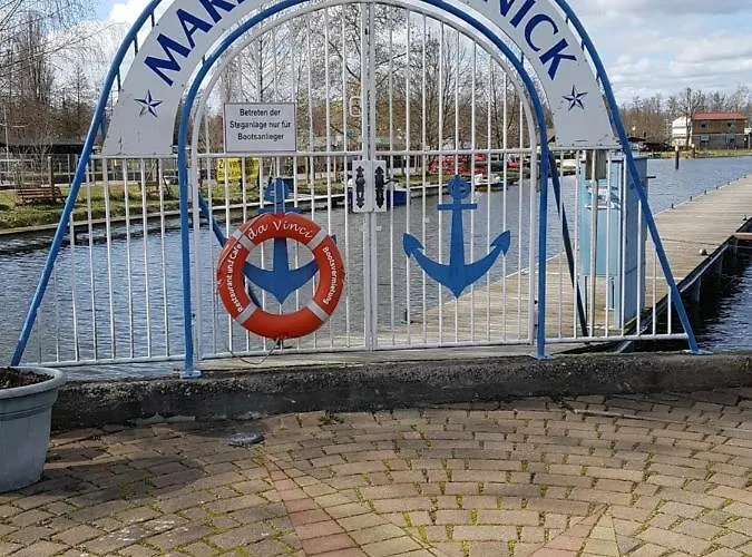 Unique Water Tiny Hausboot Fuer 2 Personen تسيهدينك