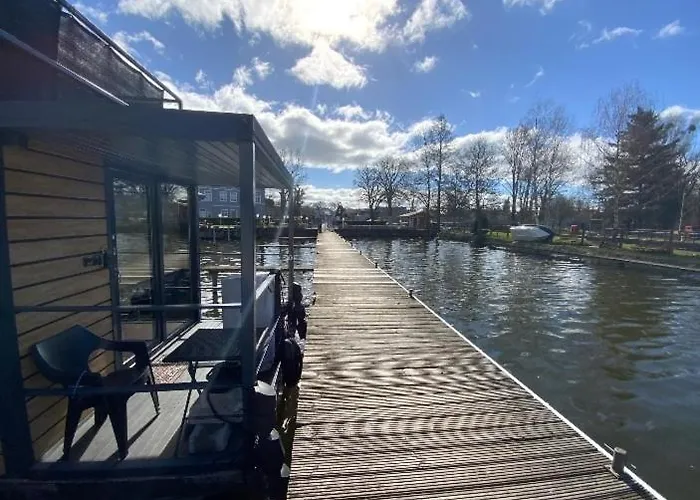 Unique Water Tiny Hausboot Fuer 2 Personen * تسيهدينك