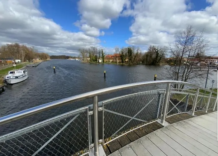 Bådhotel Unique Water Tiny Hausboot Fuer 2 Personen Zehdenick