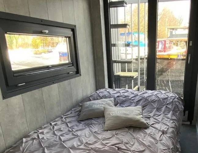 Unique Water Tiny Hausboot Fuer 2 Personen Bådhotel *